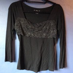 Yuka soft long sleeve black tee with lace.